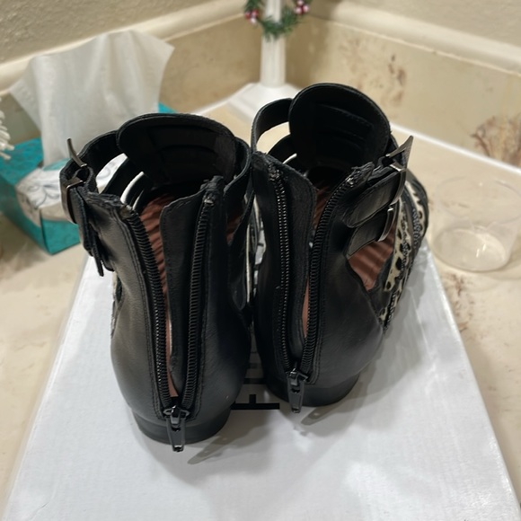 Forever 21 pointed booties - Picture 4 of 8